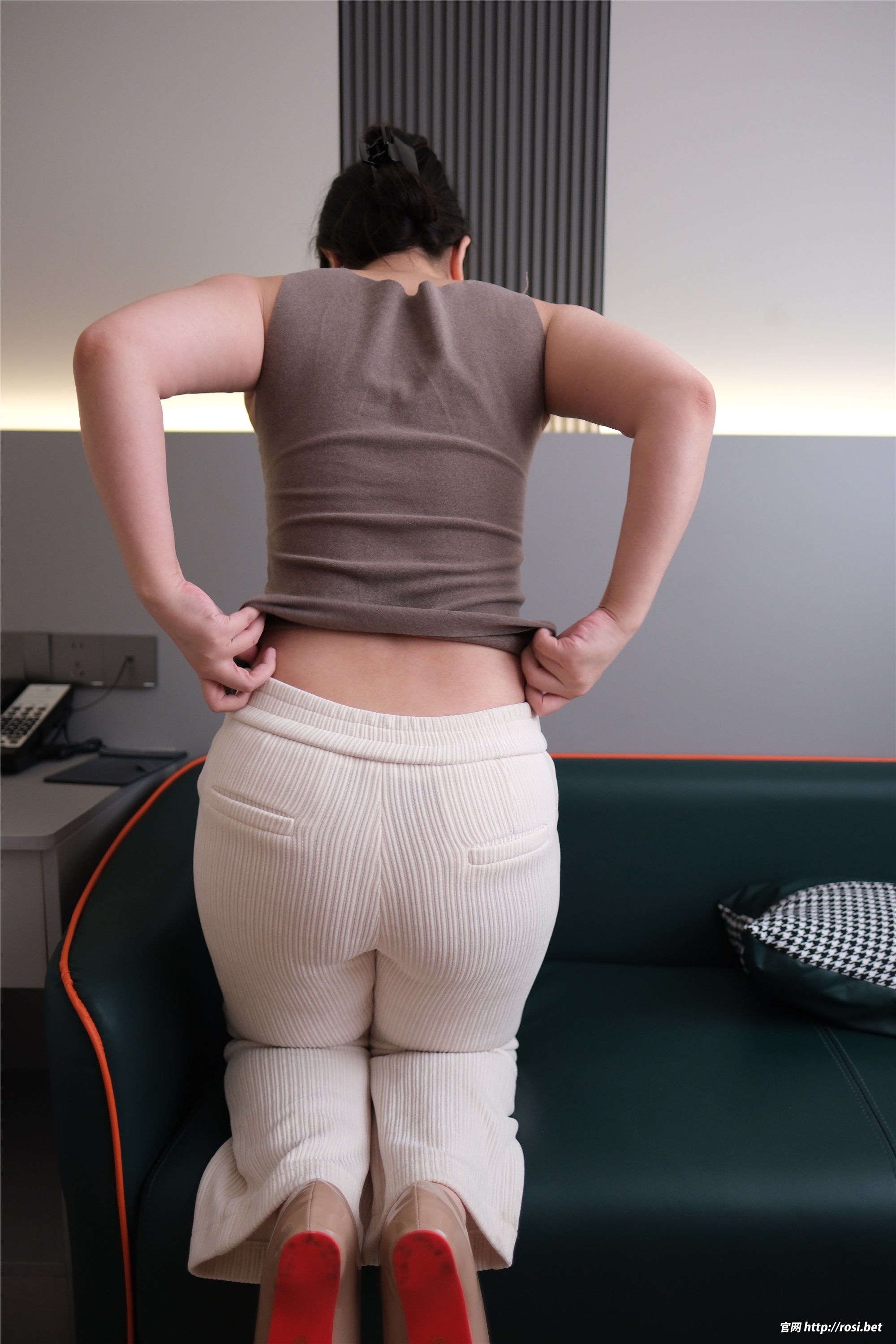 ROSI写真 2025.12.13 NO.5122